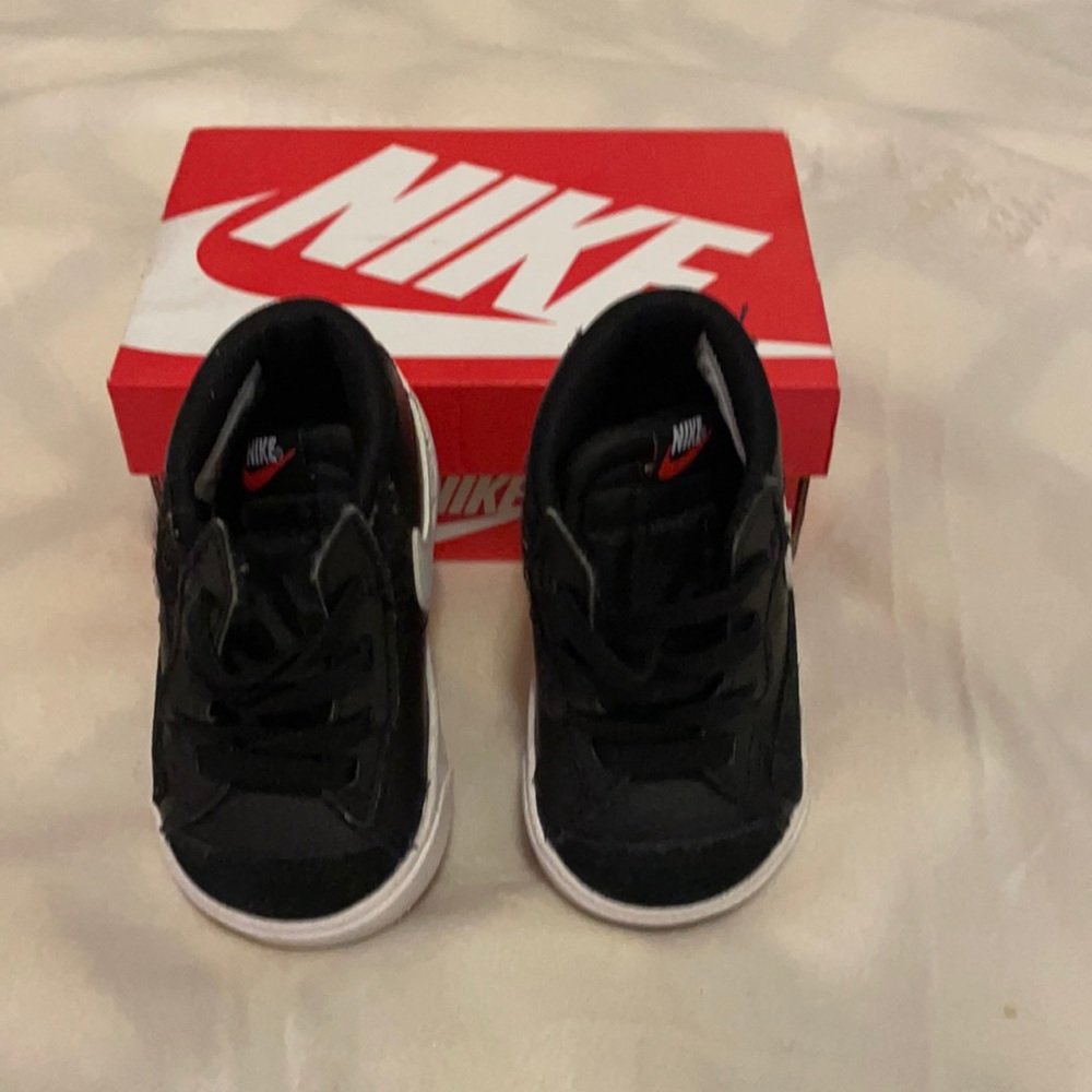 Infant sneakers